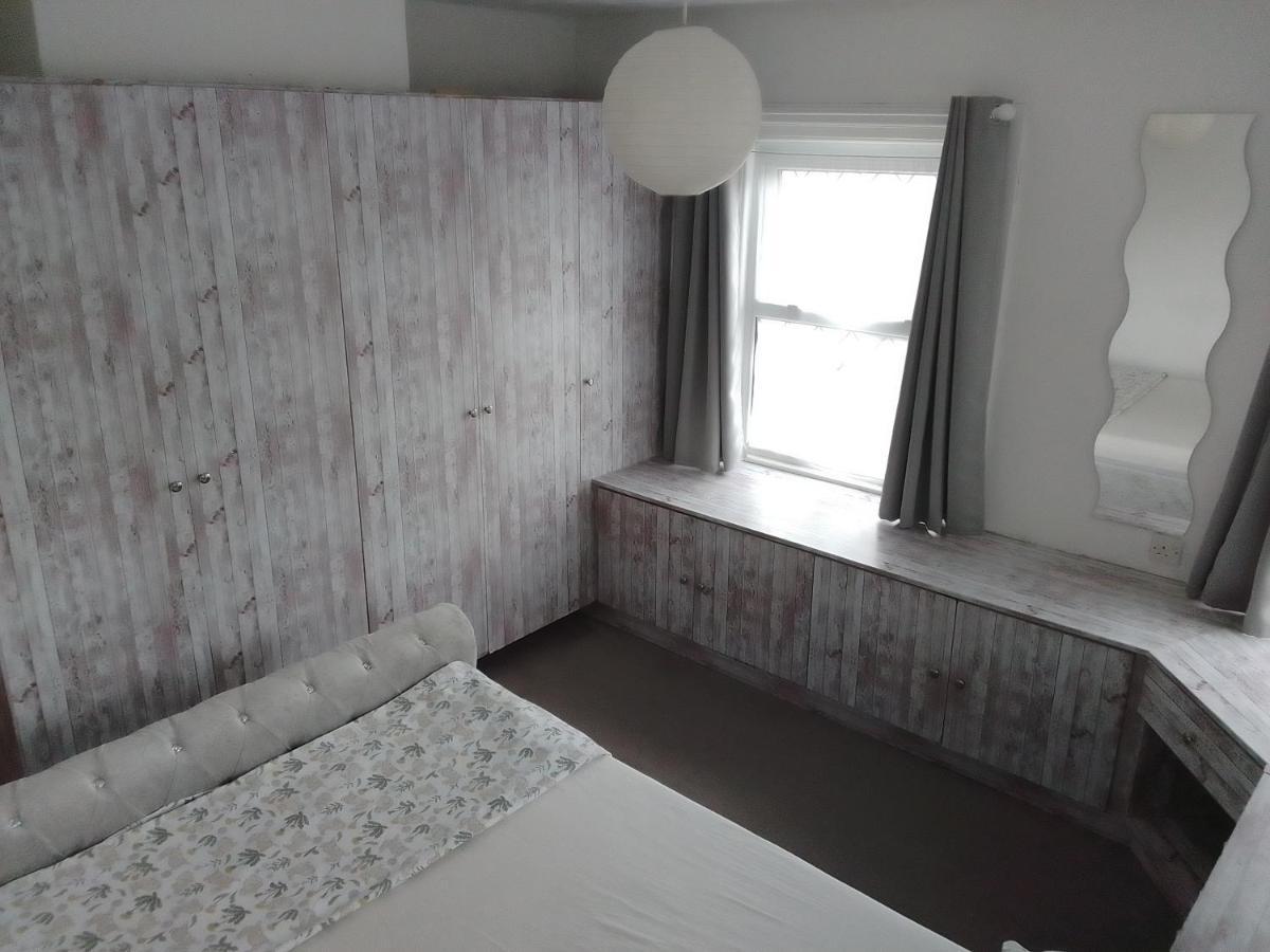 South Coast Guest Rooms With Free Parking Poole Exterior photo